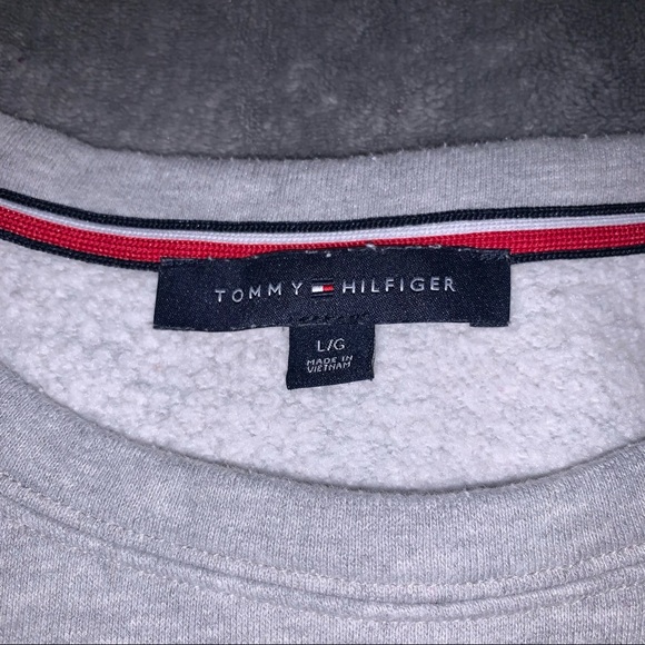 TOMMY HILFIGER Women’s Crop Logo Gray Sweatshirt Size Large - Picture 6 of 6